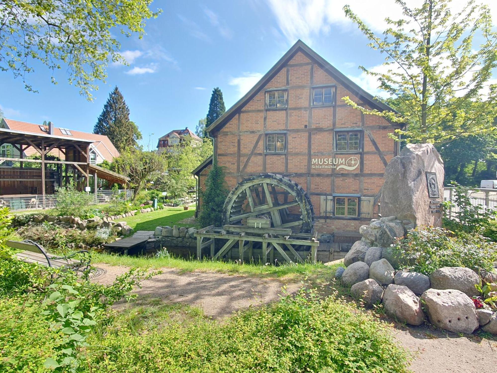 Neumuehler Hof- Ferienwohnung "Benjamin" Mit Grosser Privater Dachterasse Und Guter Anbindung In Die City Schwerin  Exterior foto